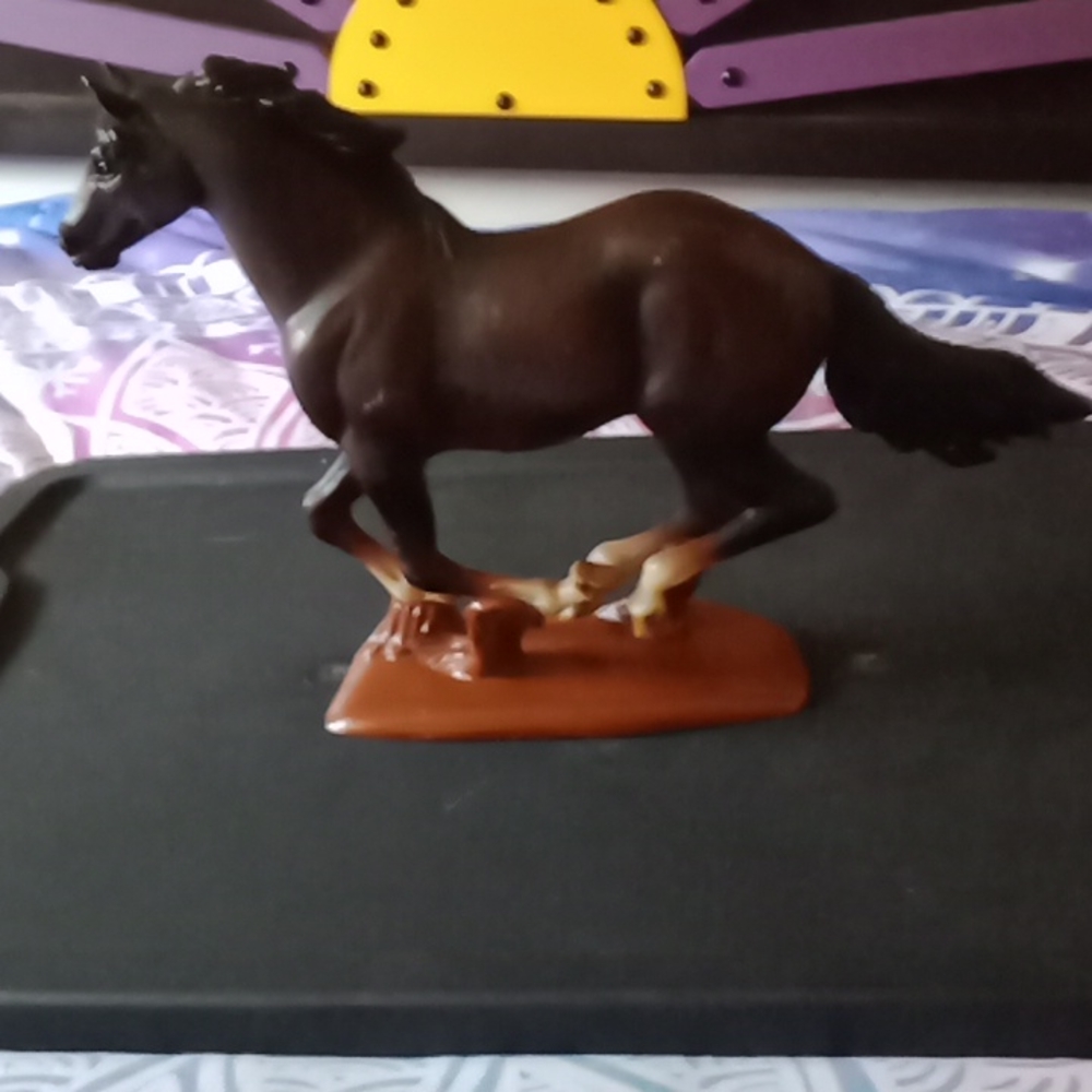 Plastic horse not briar!